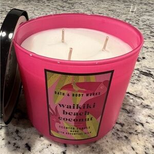 Bath & Body Works: 14.5 oz 3-Wick Candle: Waikiki Beach Coconut